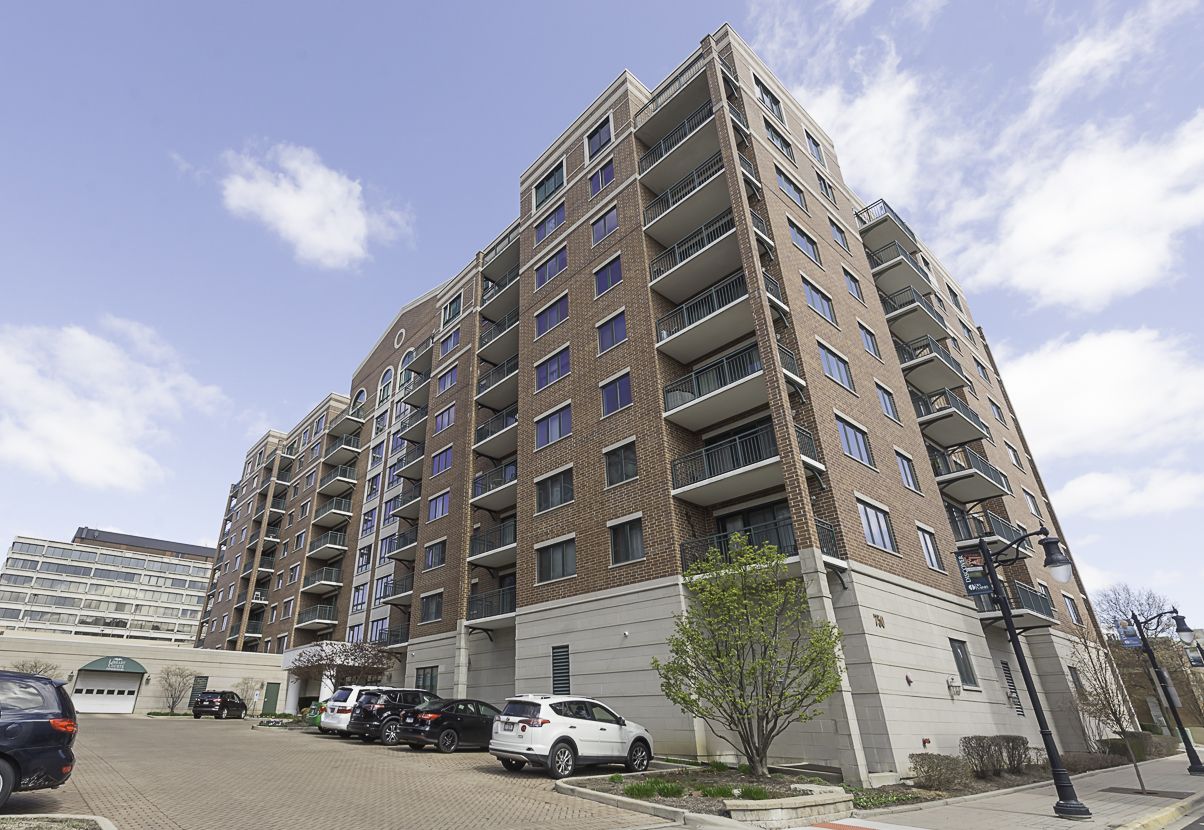 750 Pearson Street Unit: 611