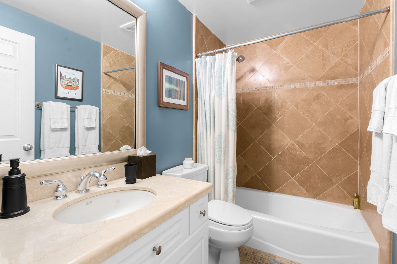 3843 N Southport Avenue Unit: 2N