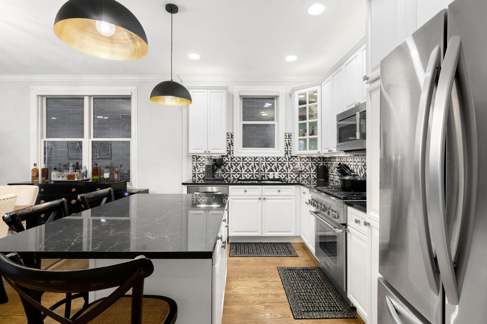 3843 N Southport Avenue Unit: 2N