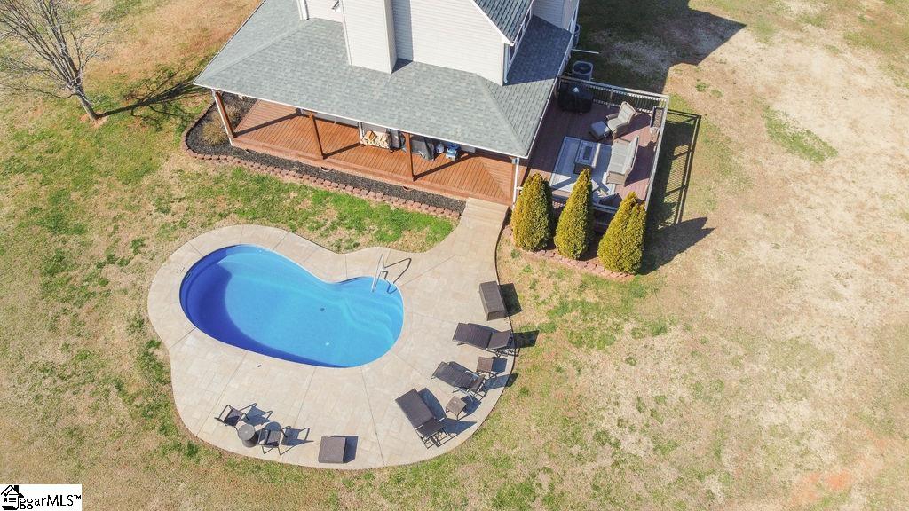 196 Hayfield Lane