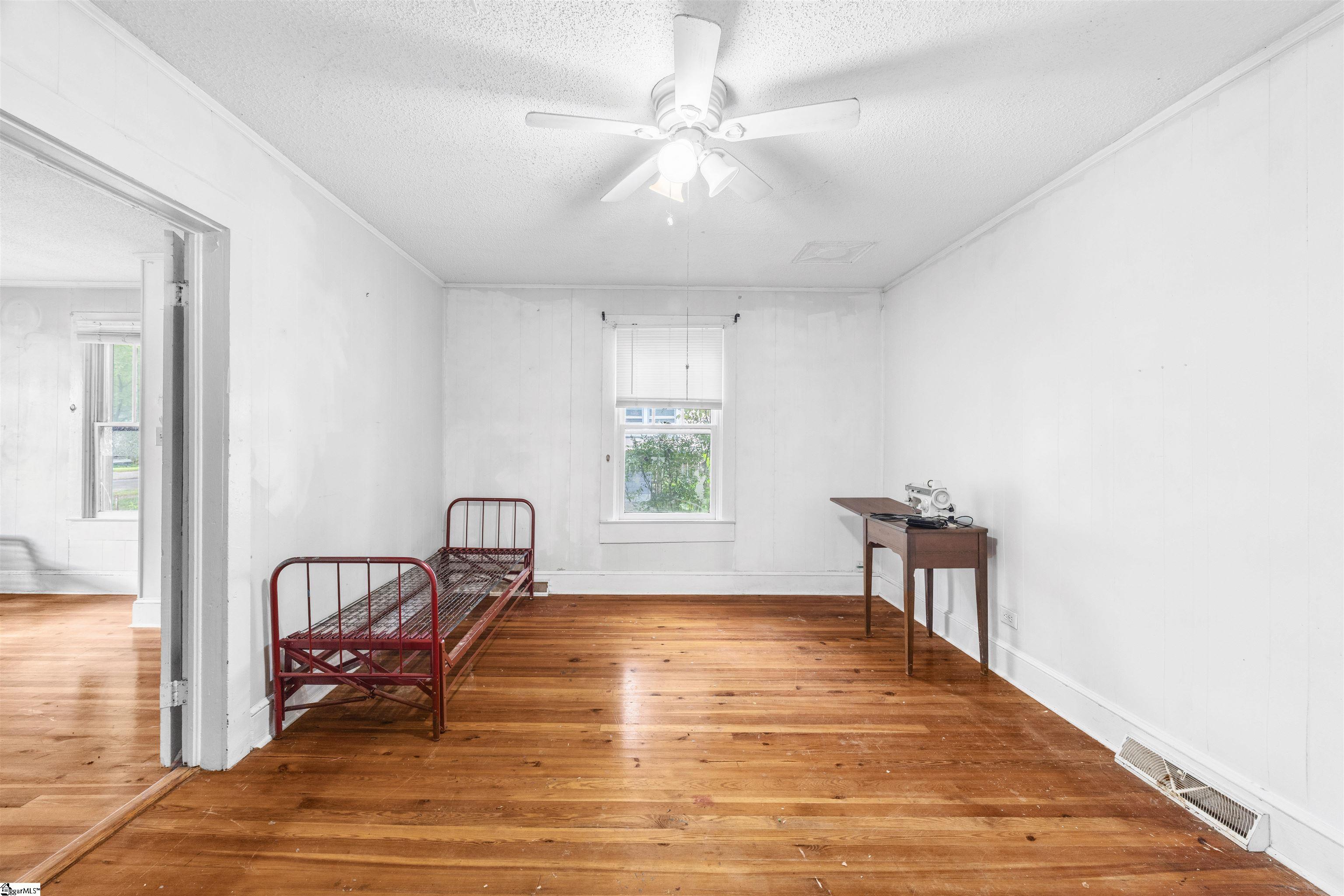 6 Stephenson Avenue