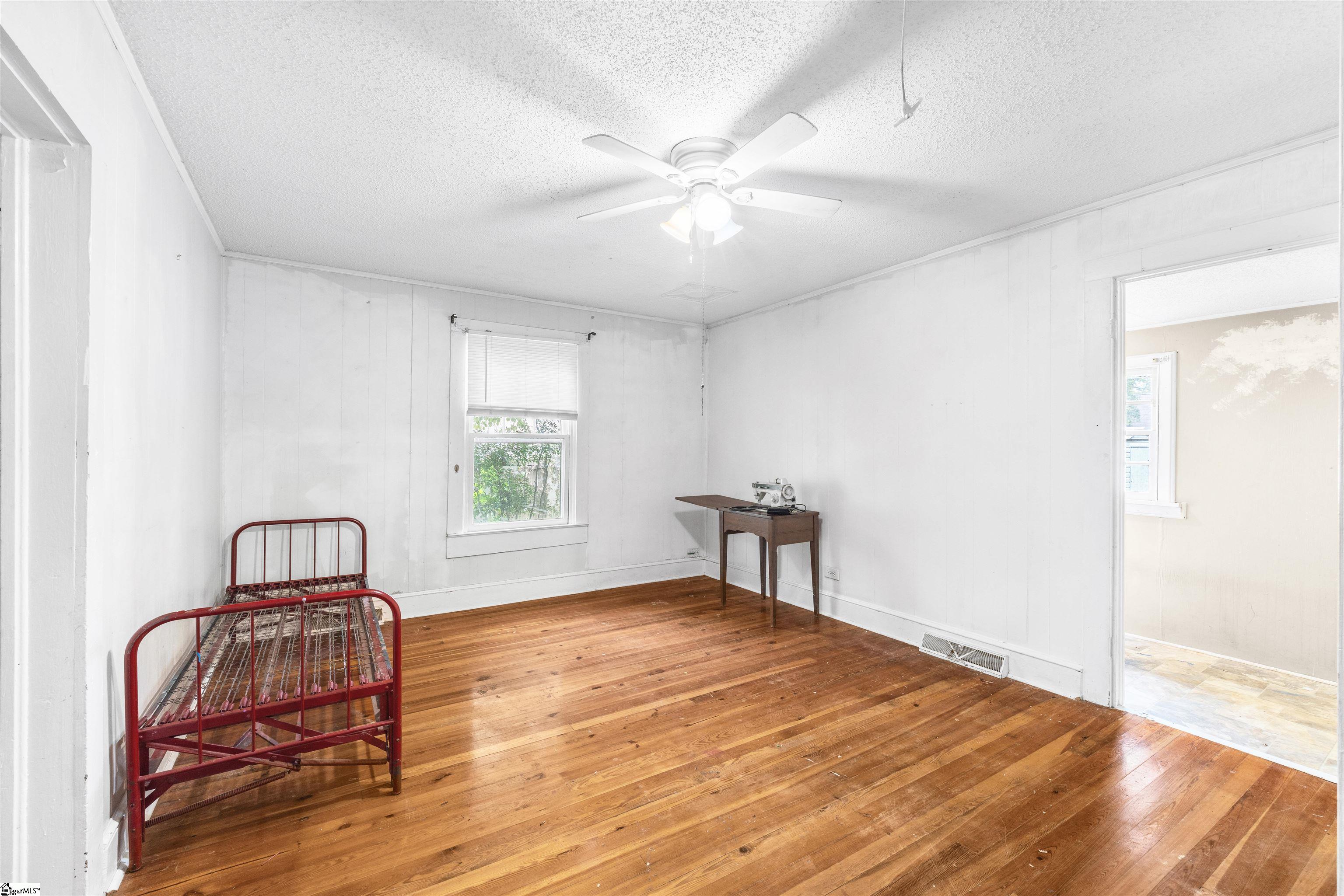 6 Stephenson Avenue
