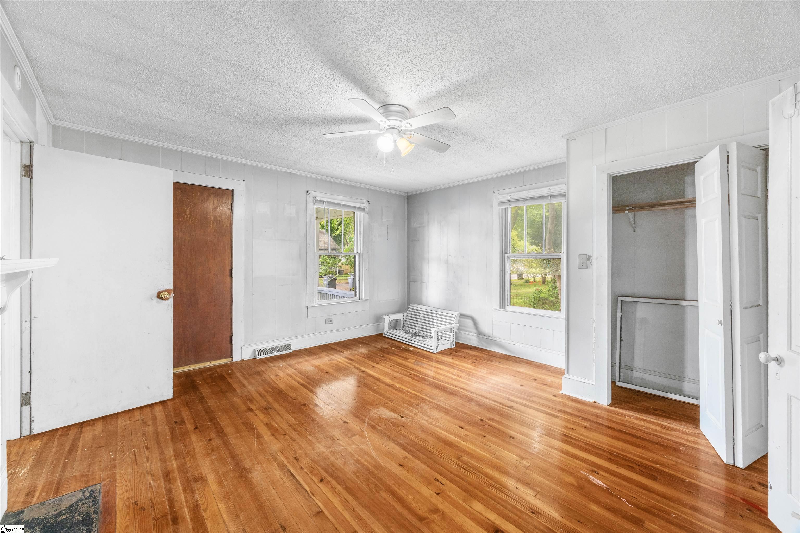 6 Stephenson Avenue