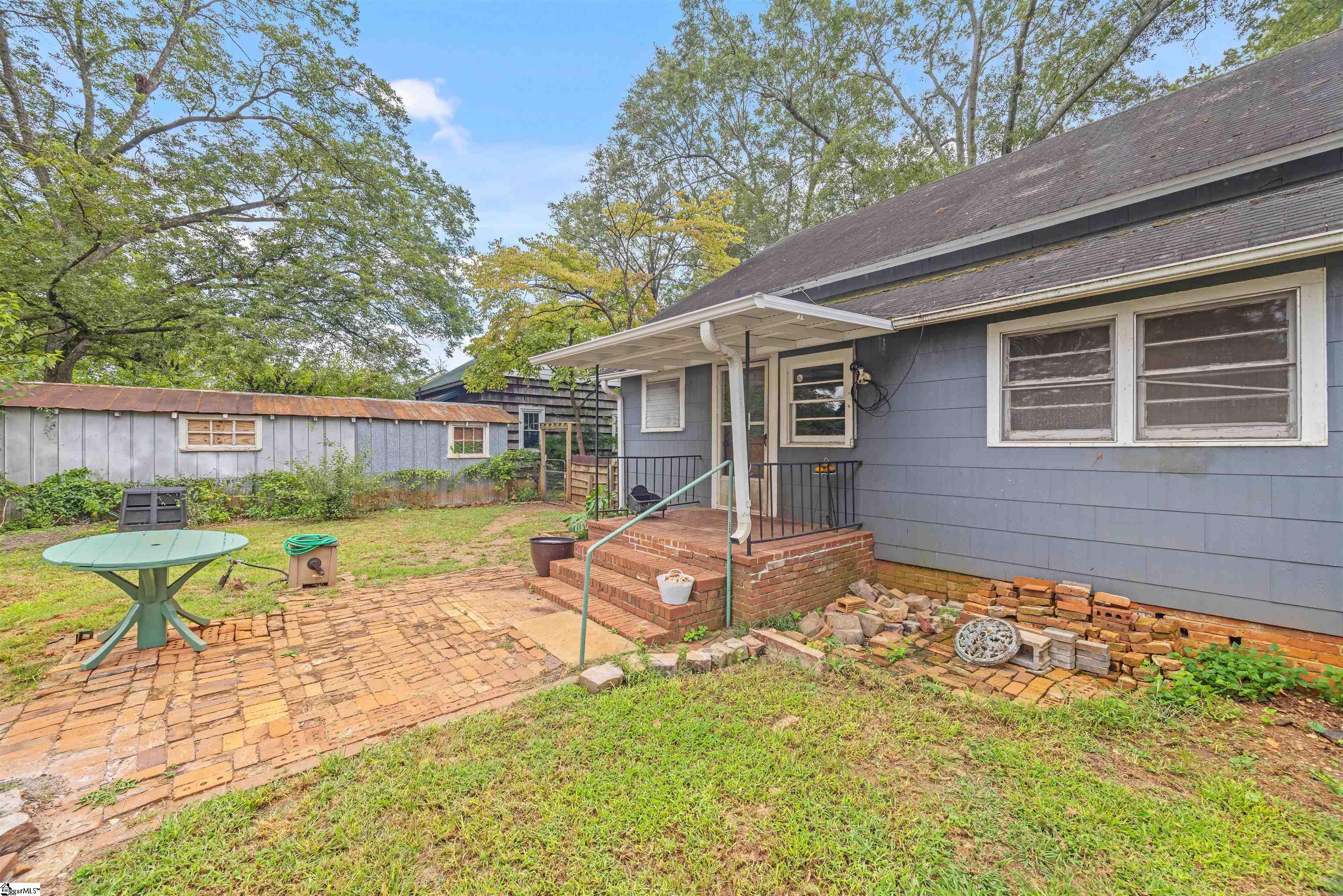 6 Stephenson Avenue