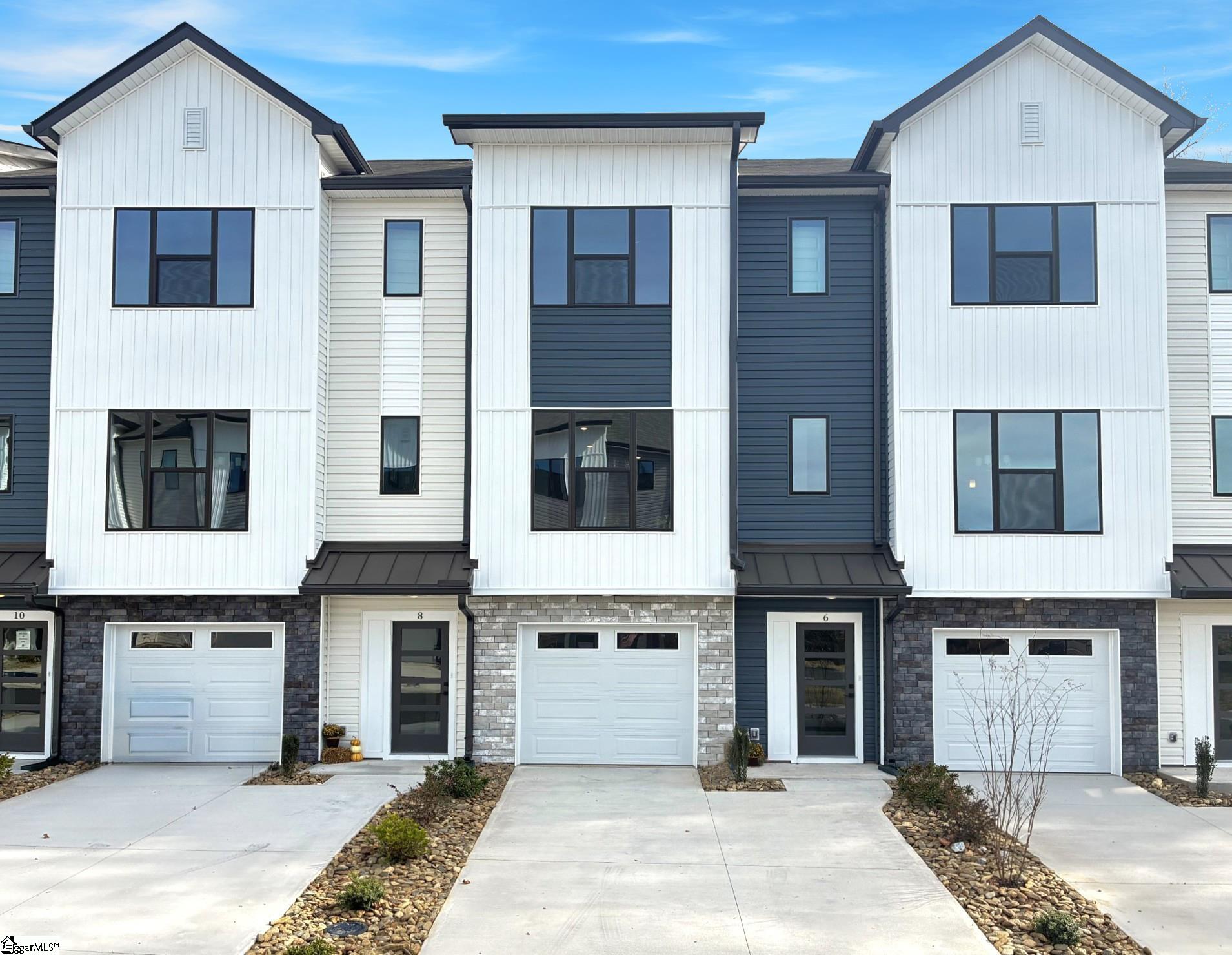 6 Pikewood Lane