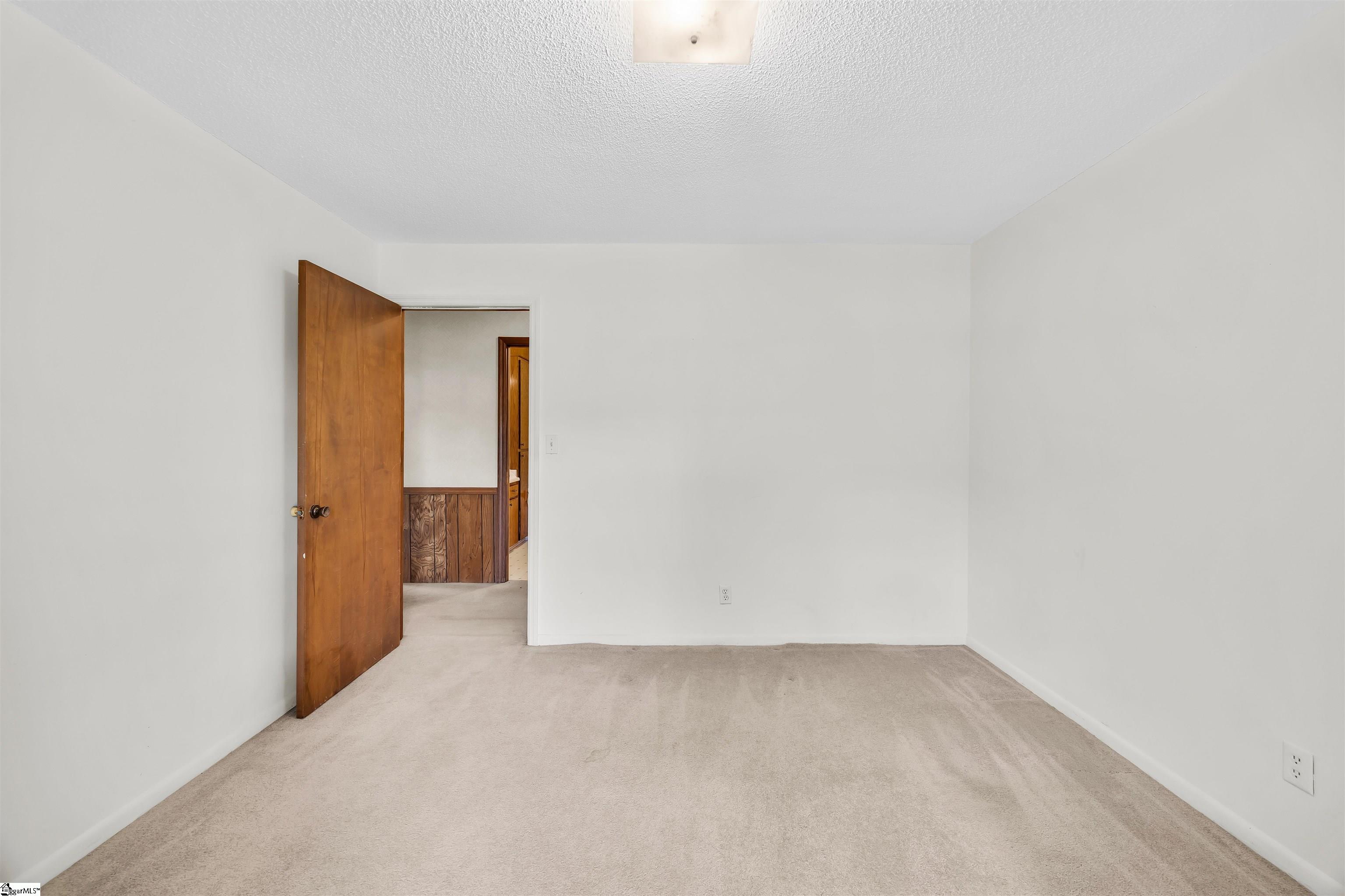 631 Riveroak Circle