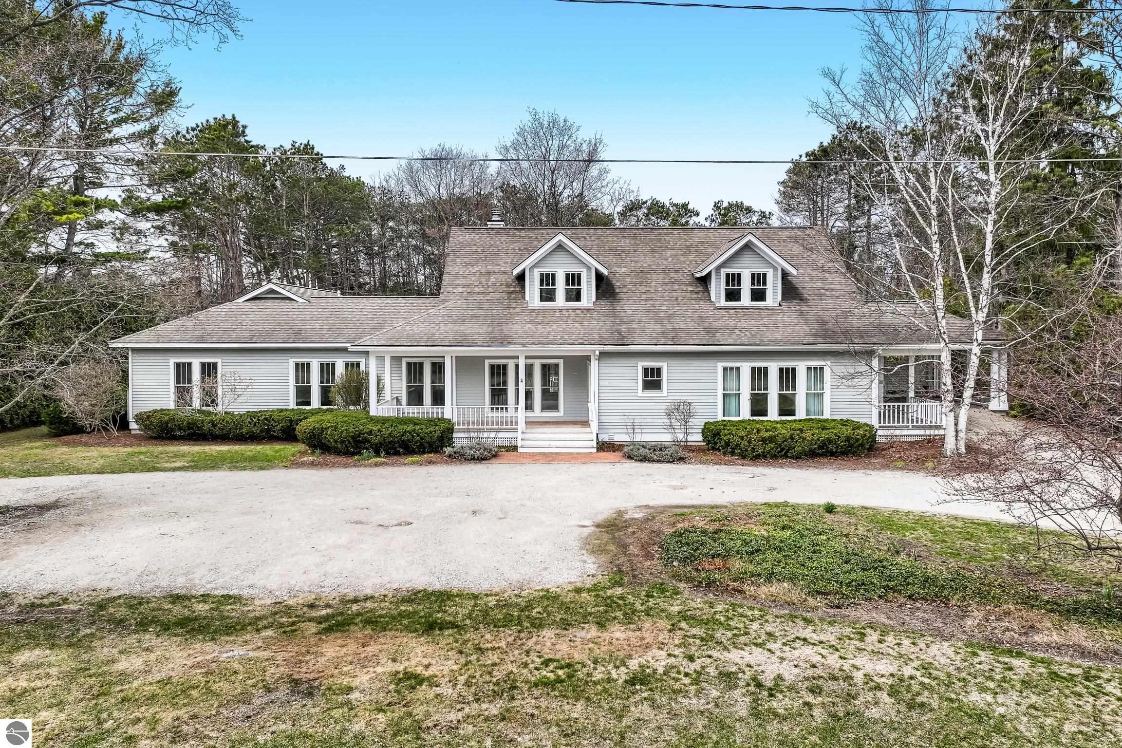 300 S Grand Avenue