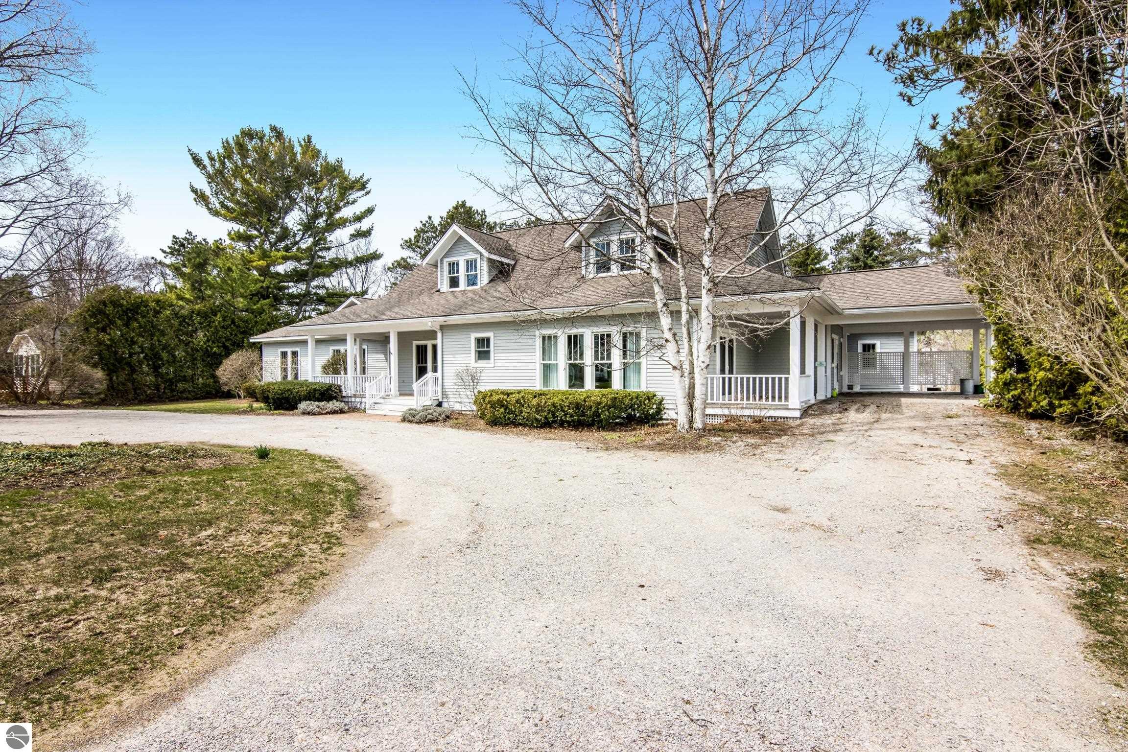 300 S Grand Avenue