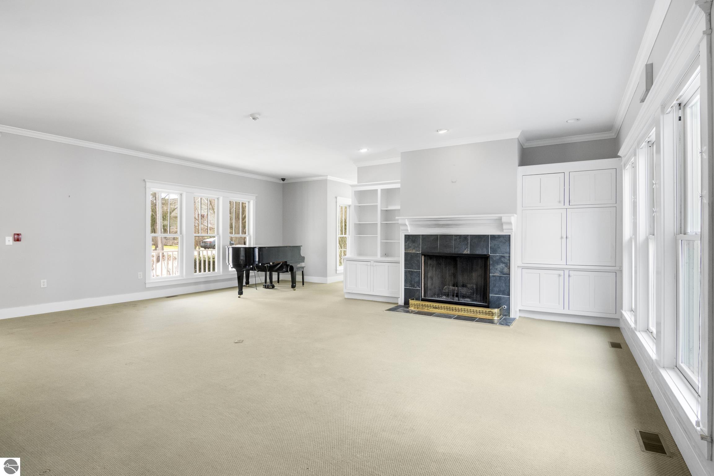 300 S Grand Avenue