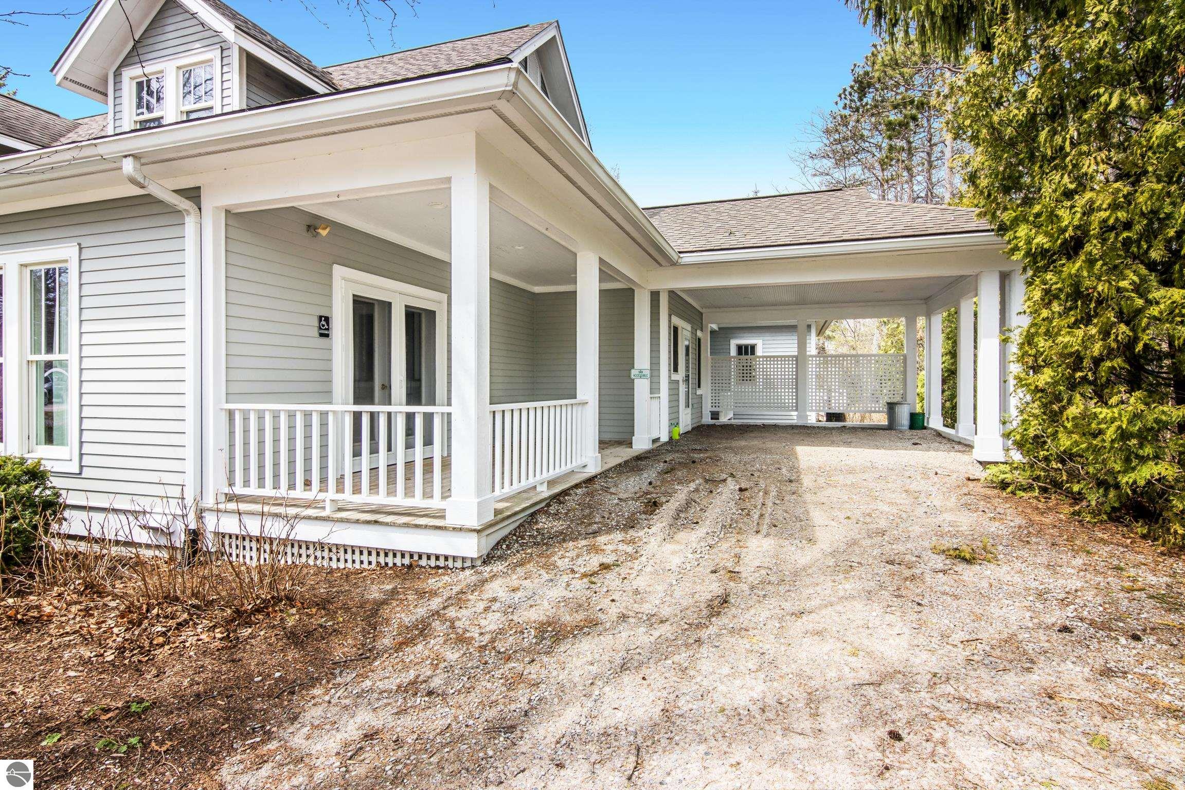 300 S Grand Avenue