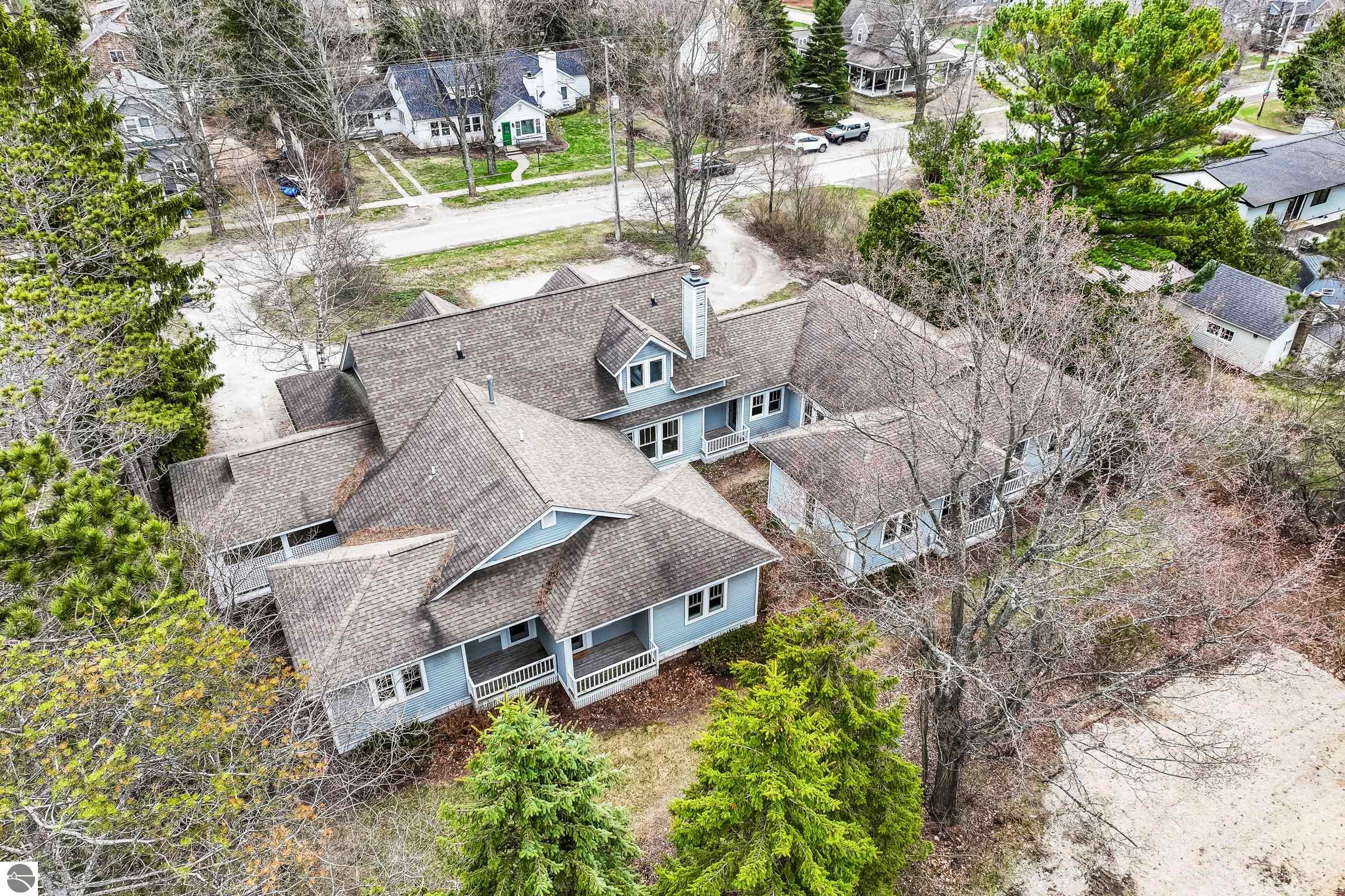 300 S Grand Avenue