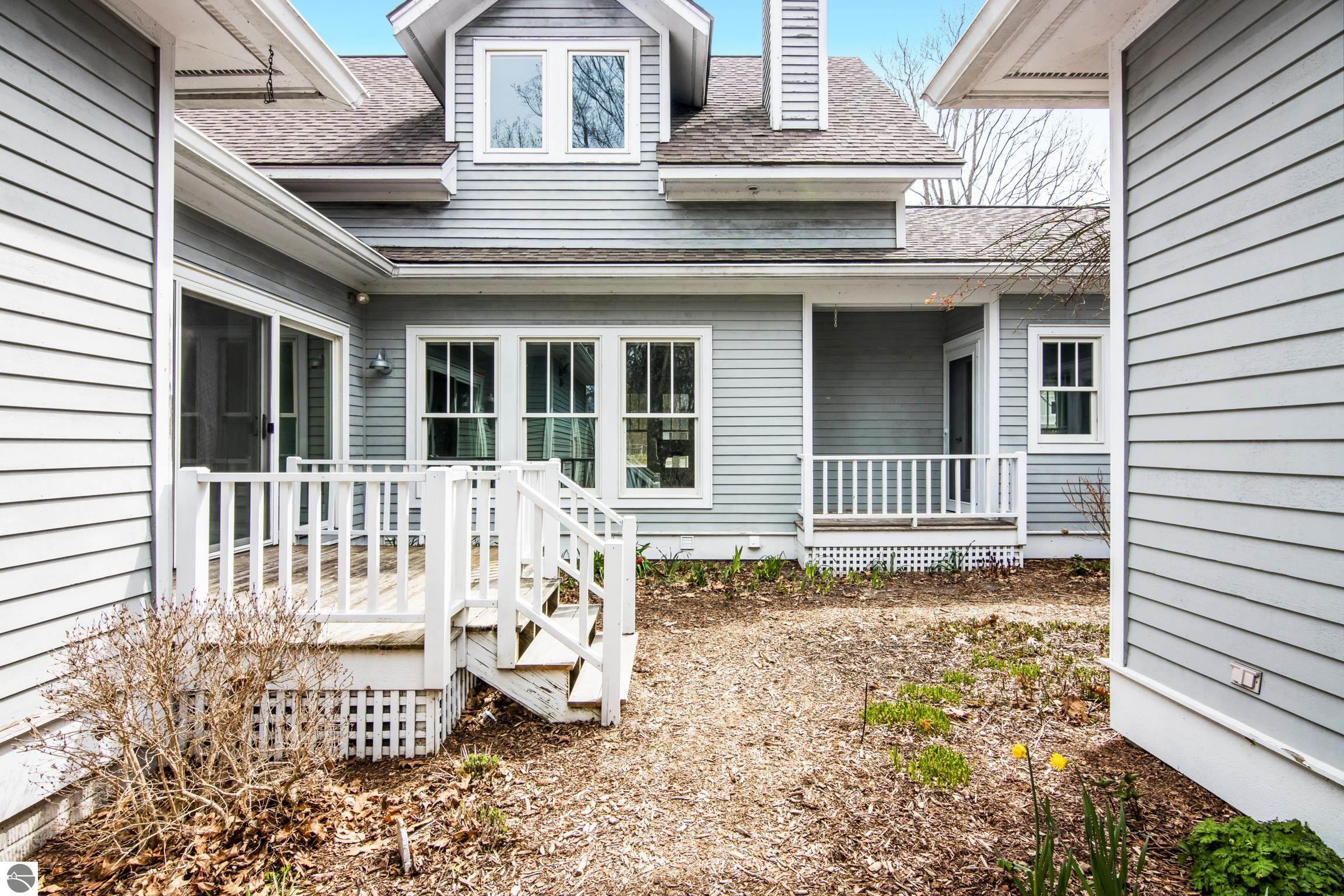300 S Grand Avenue