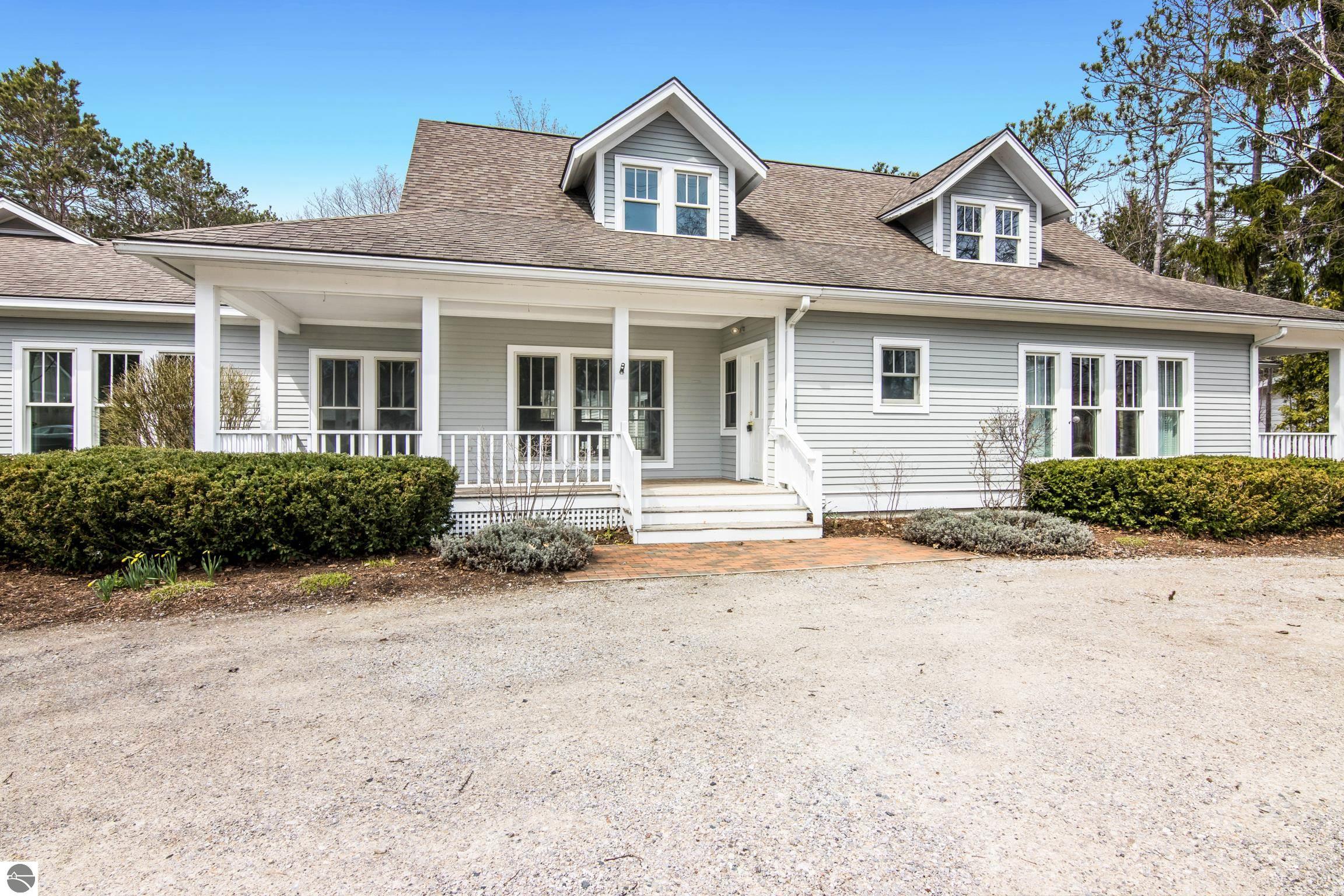 300 S Grand Avenue