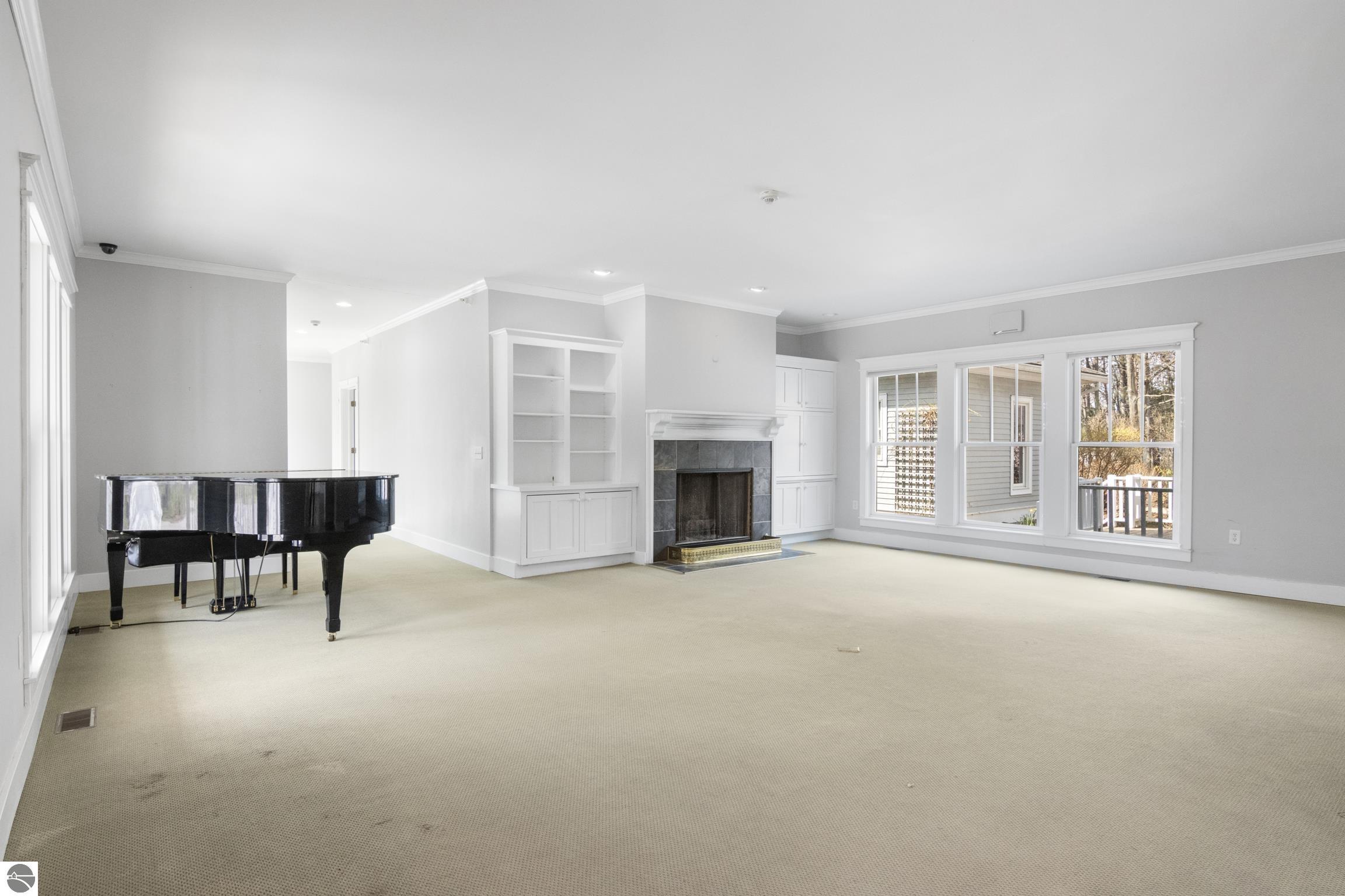 300 S Grand Avenue
