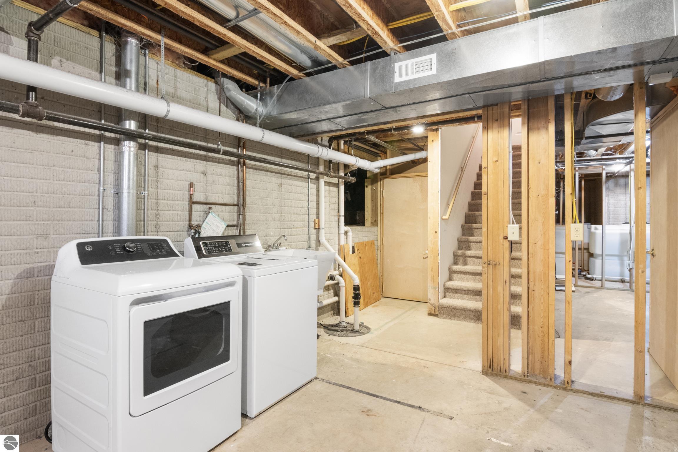 300 S Grand Avenue