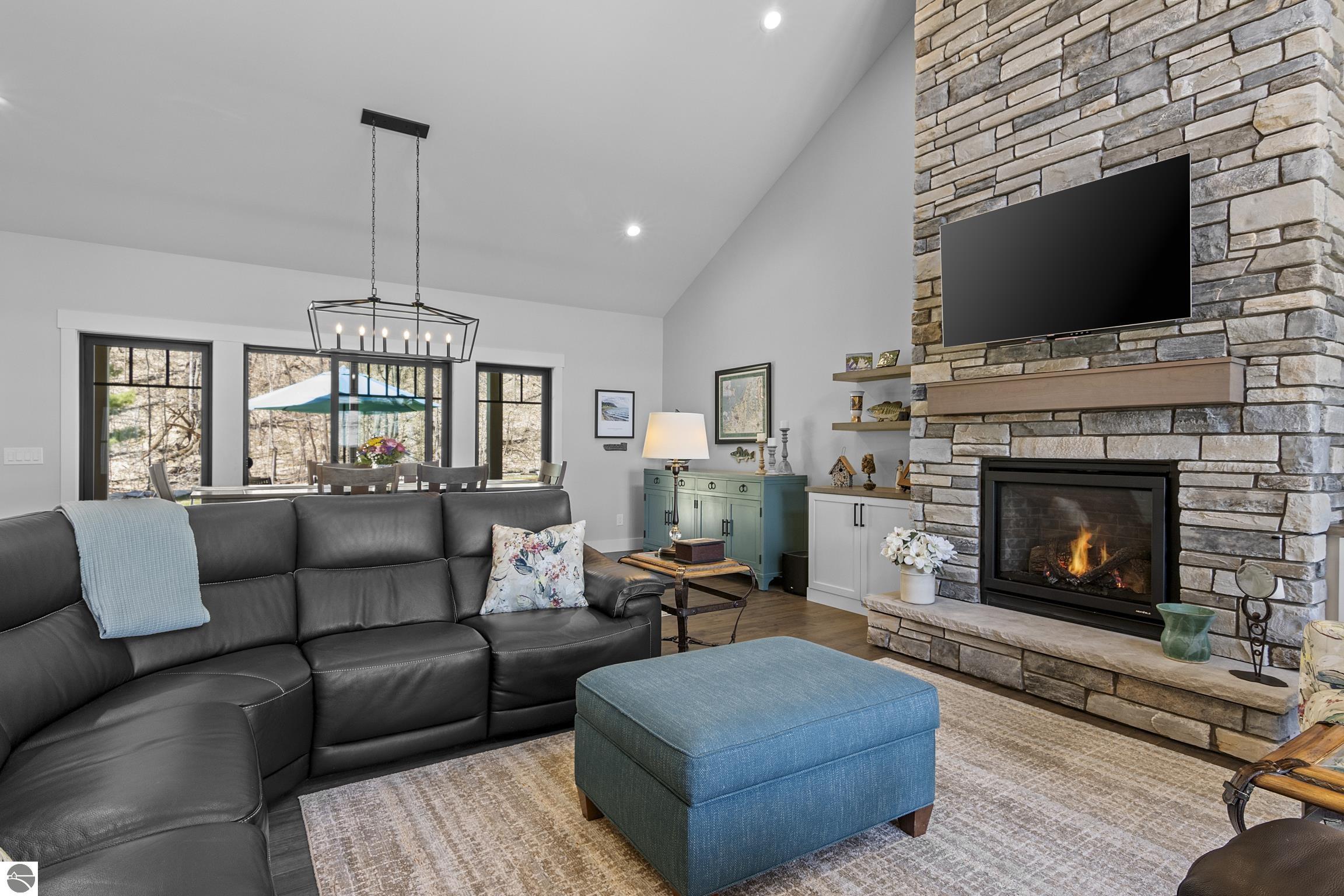 9248 SW Bay Shore Drive