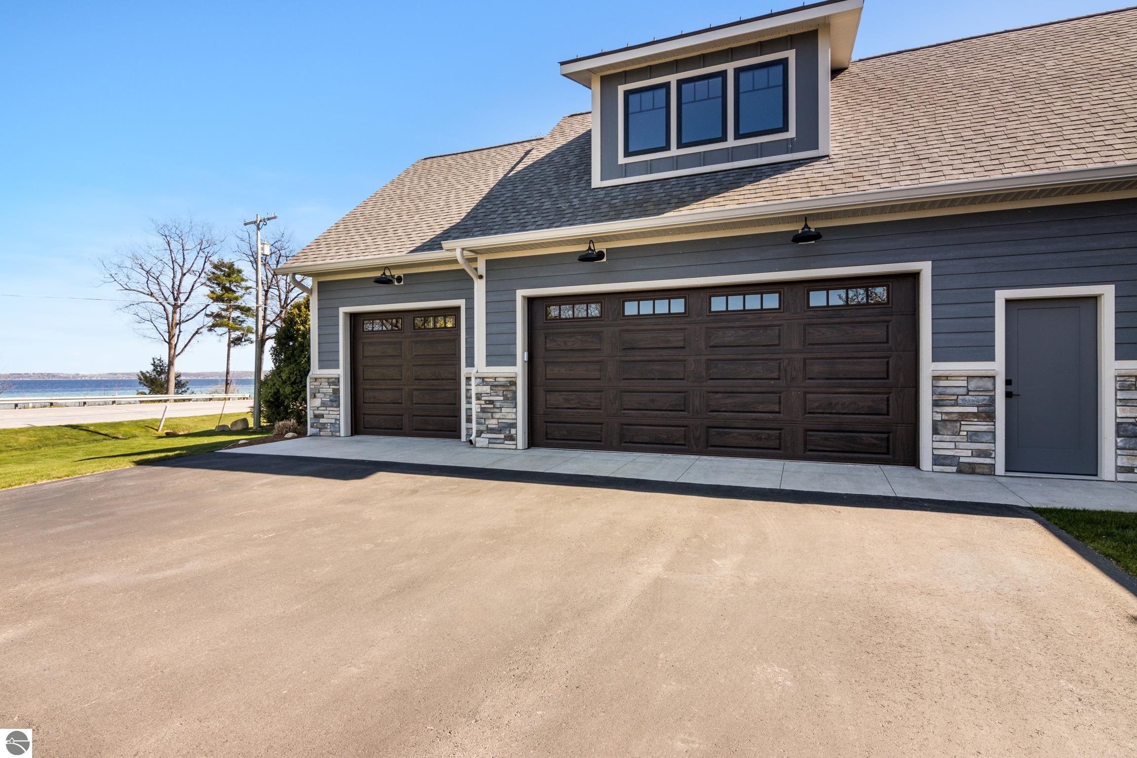 9248 SW Bay Shore Drive