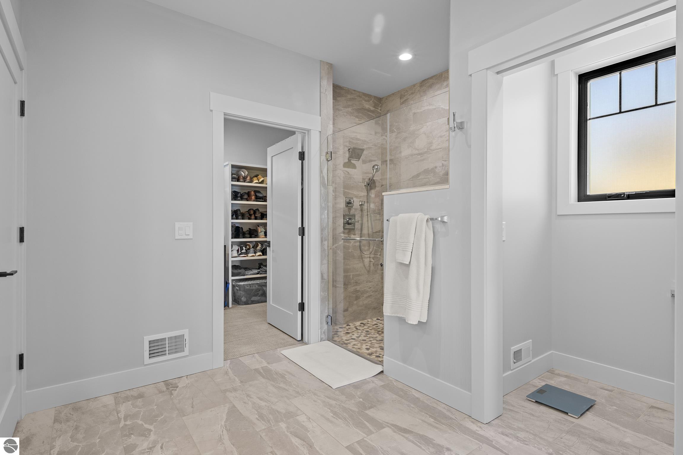 9248 SW Bay Shore Drive