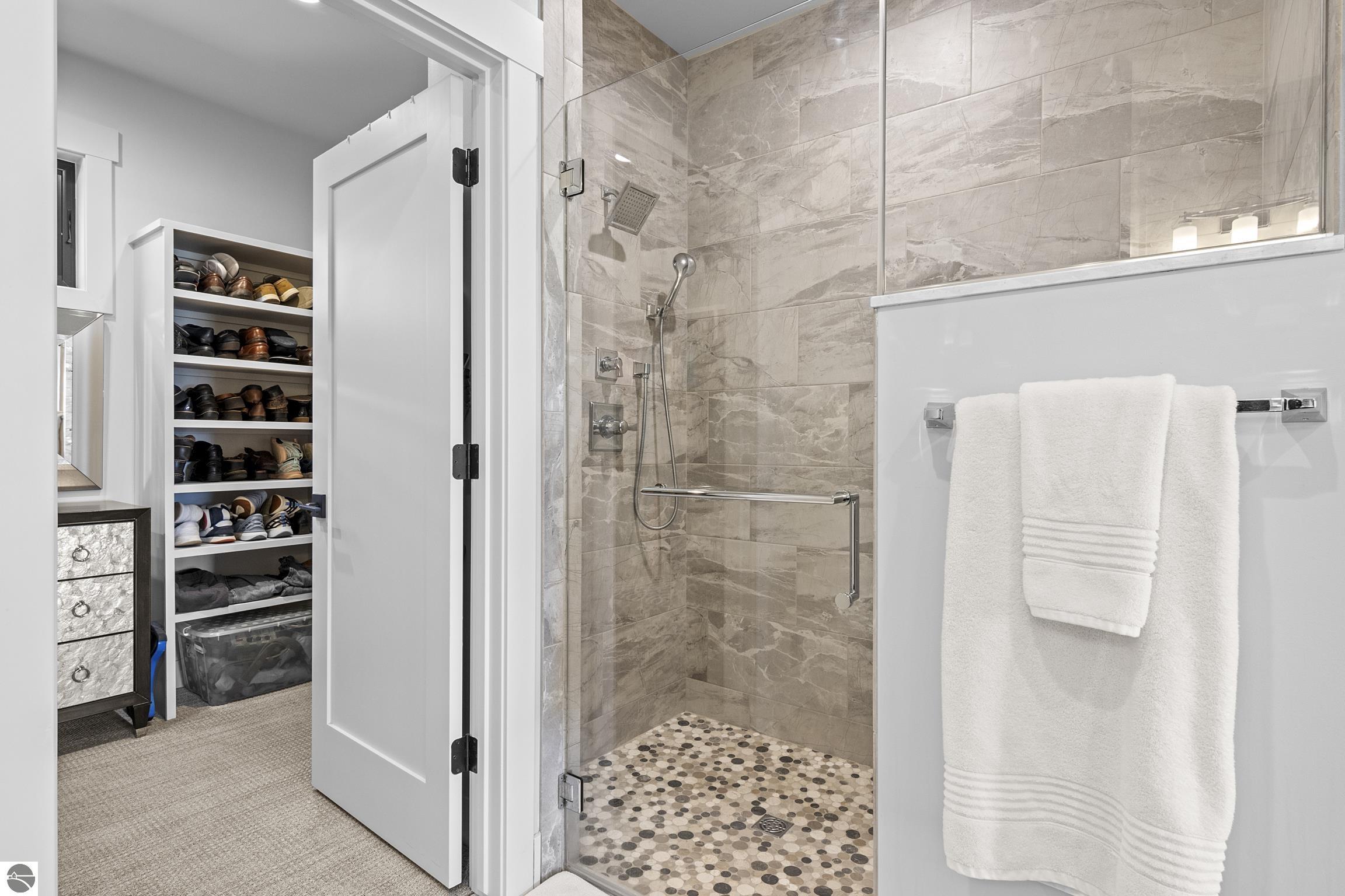 9248 SW Bay Shore Drive