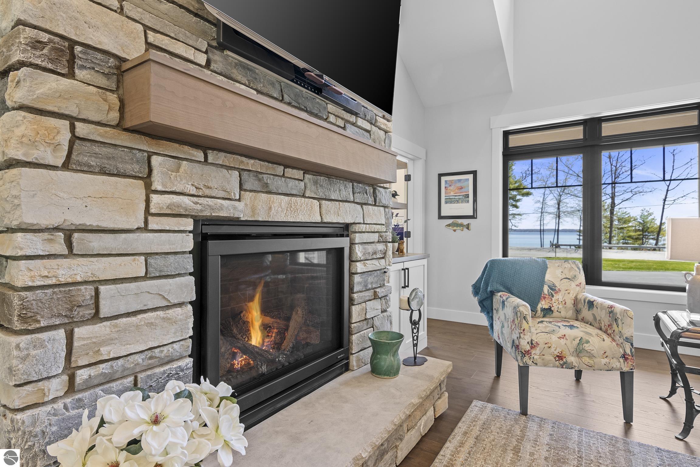 9248 SW Bay Shore Drive