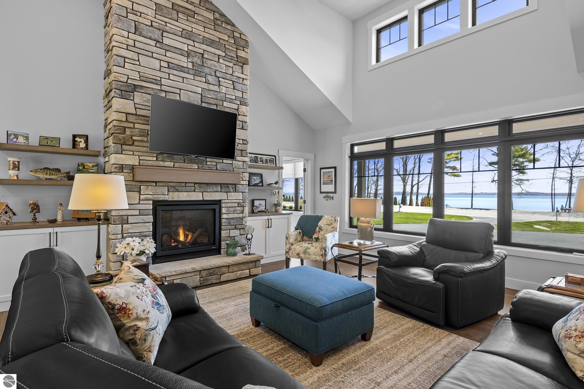 9248 SW Bay Shore Drive