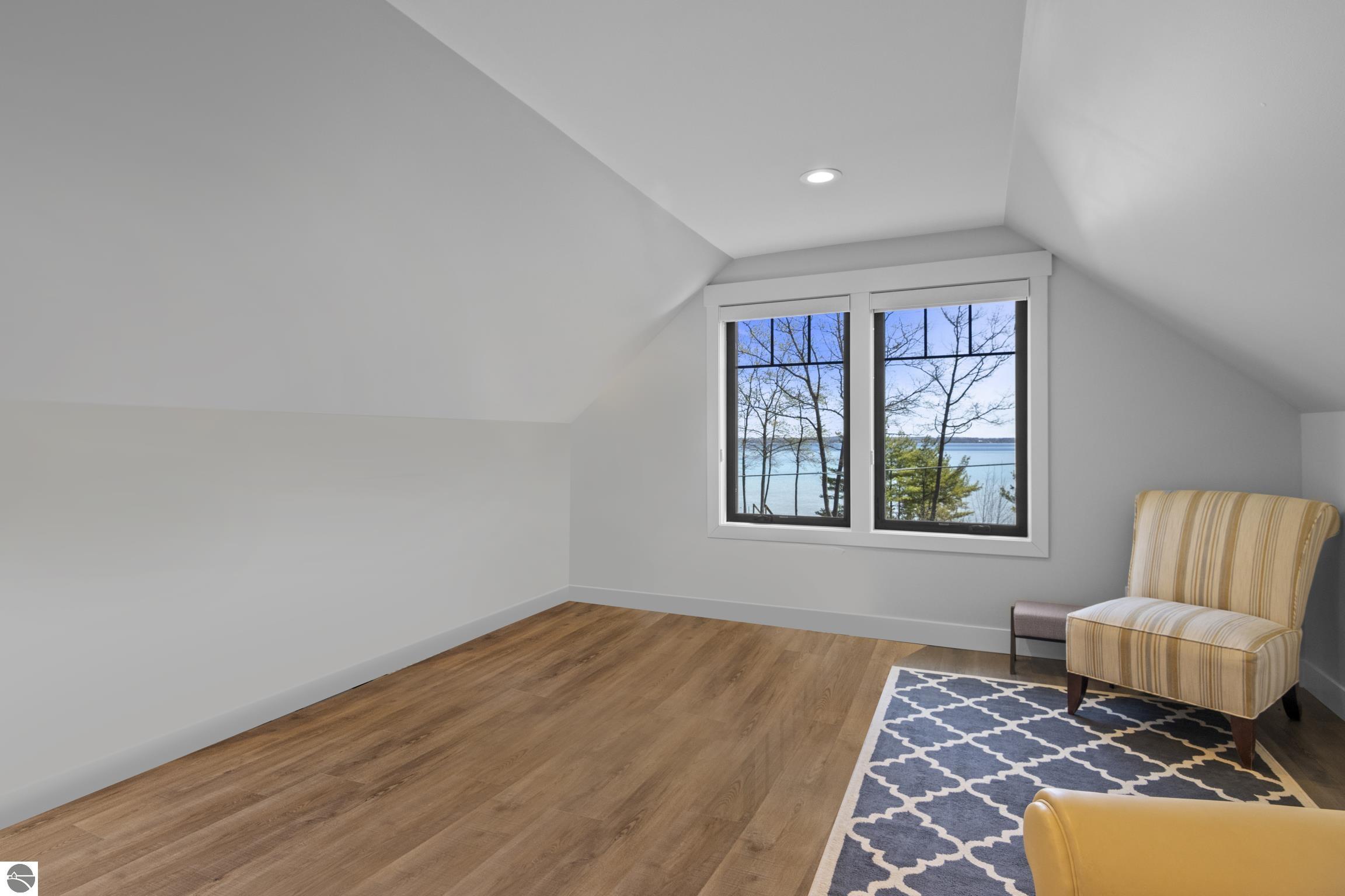 9248 SW Bay Shore Drive