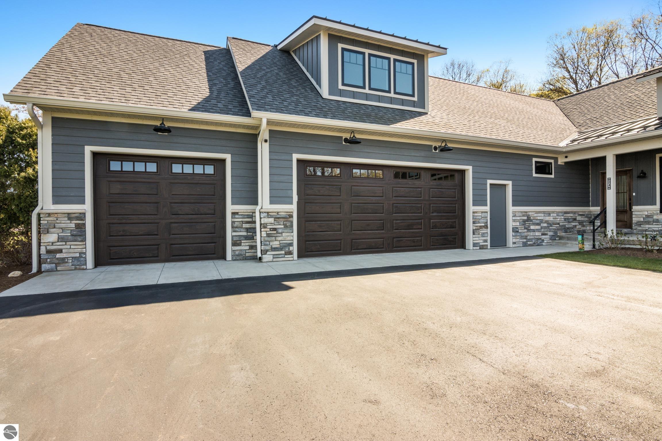 9248 SW Bay Shore Drive