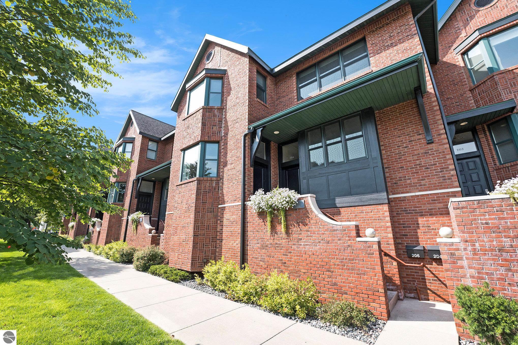 206 Boardman Avenue