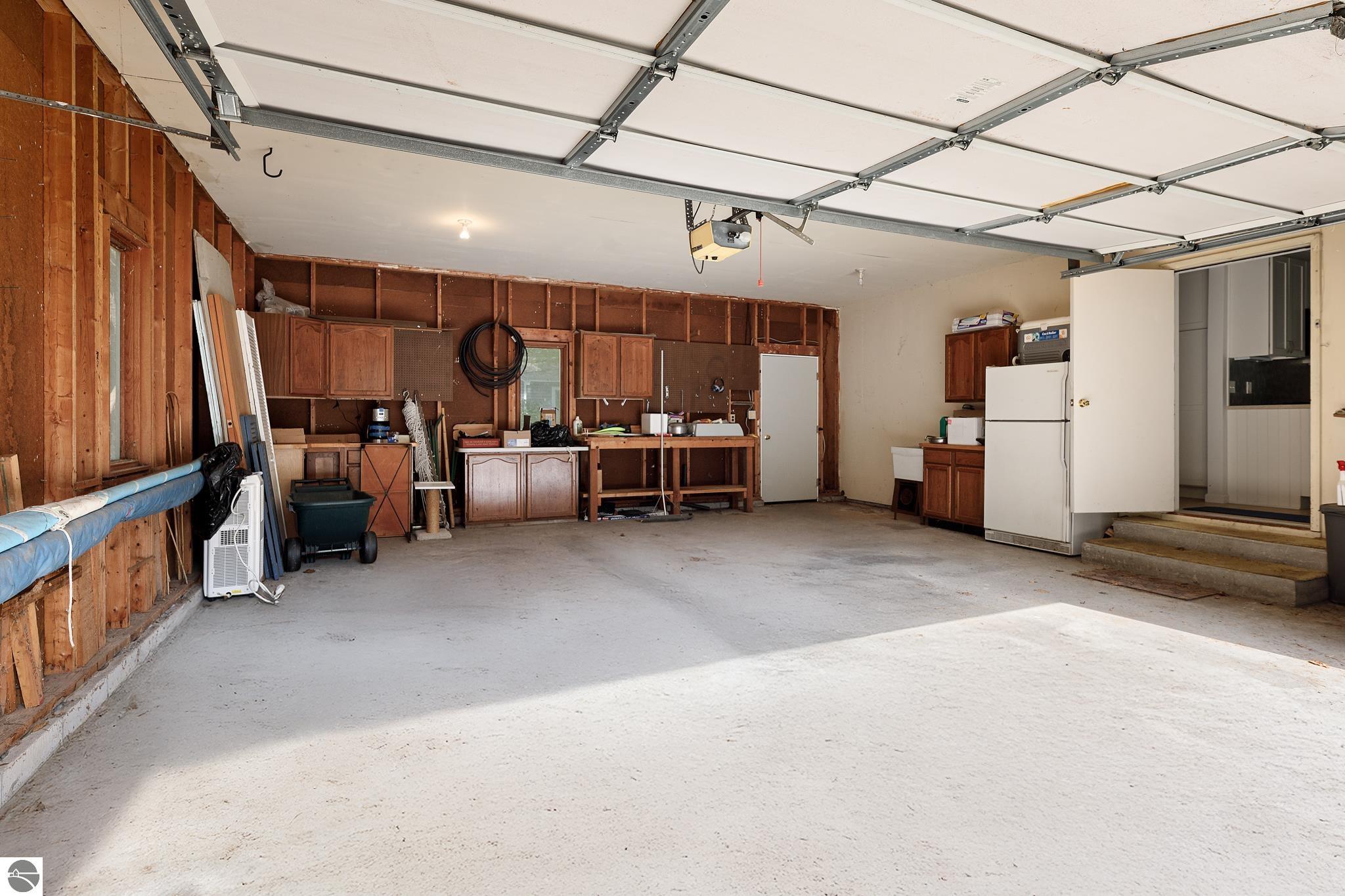 4213 E Oxford Drive