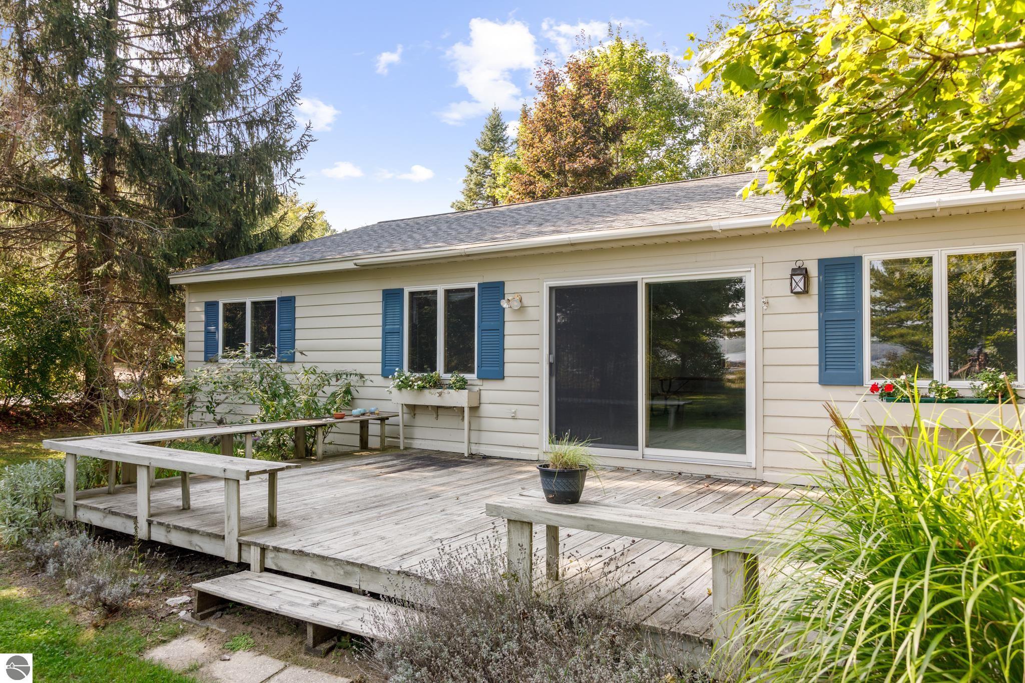 4213 E Oxford Drive