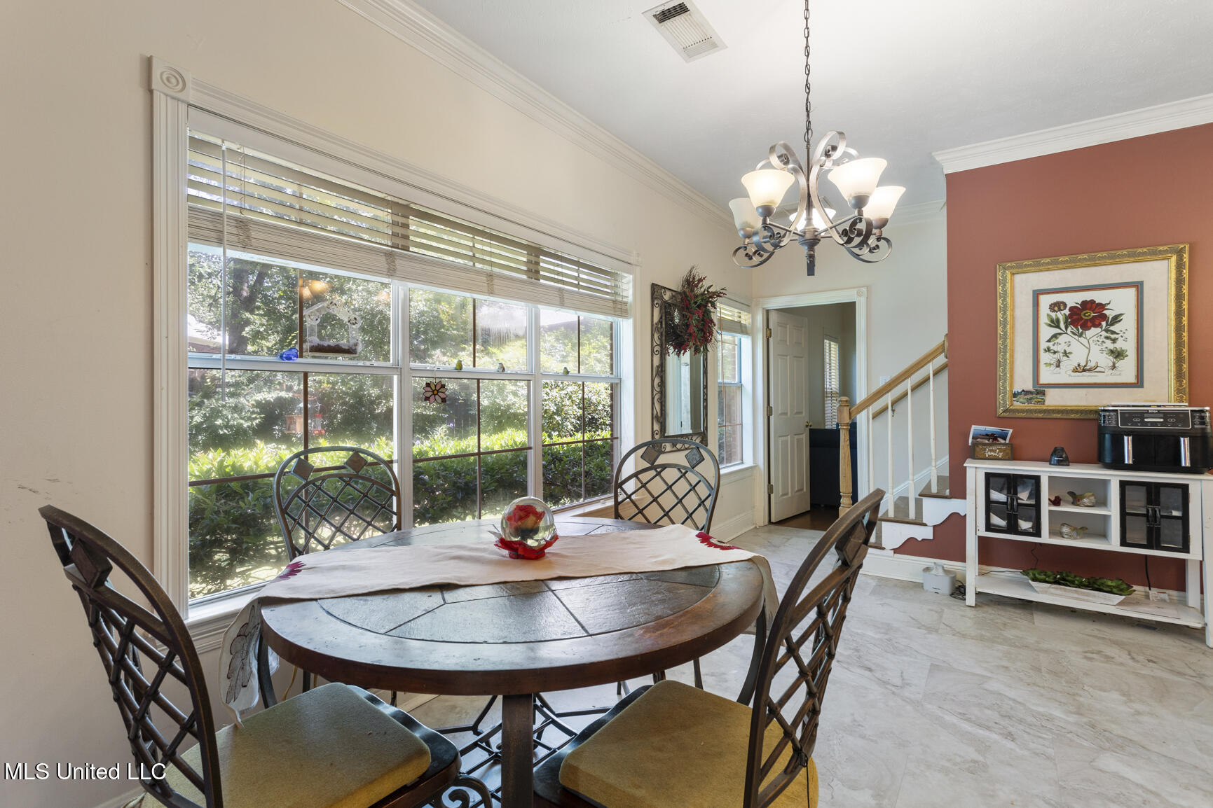 614 Kinsington Court