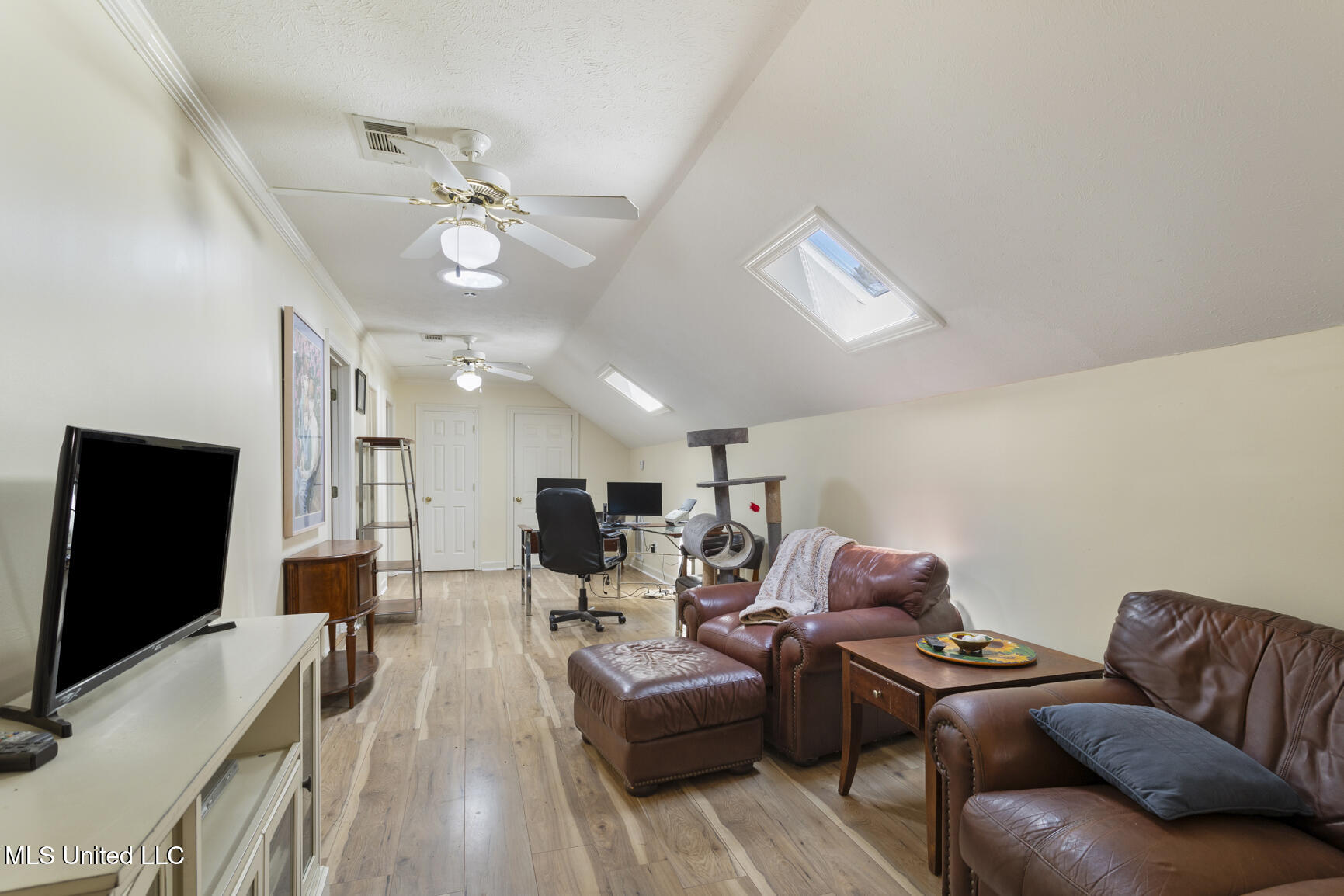 614 Kinsington Court