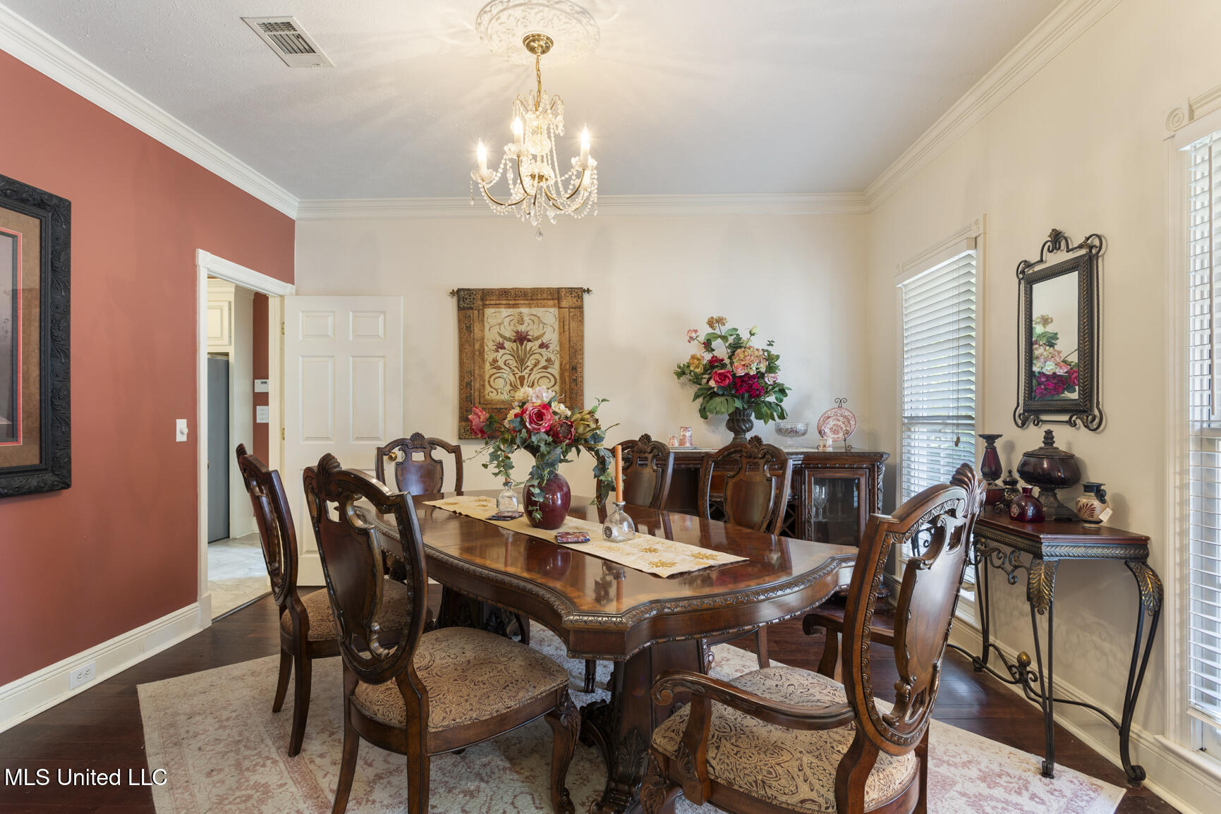 614 Kinsington Court
