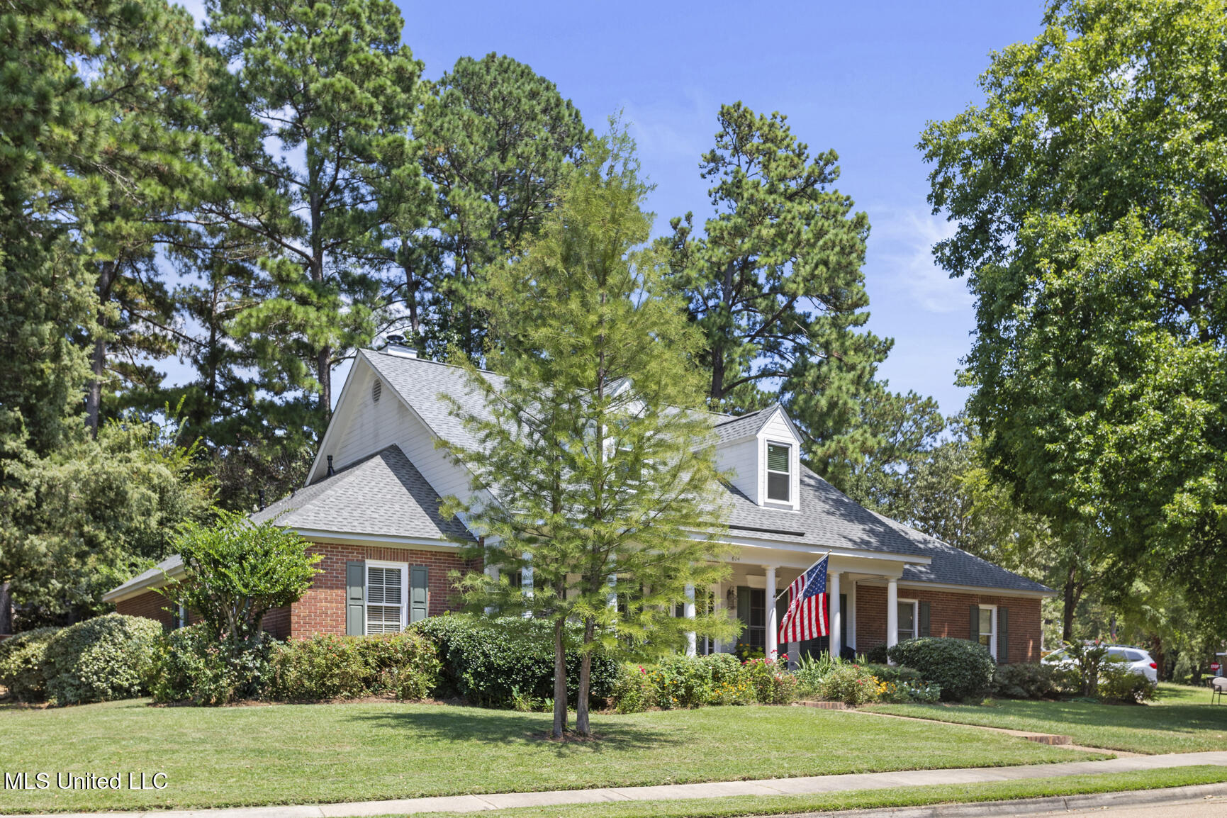614 Kinsington Court