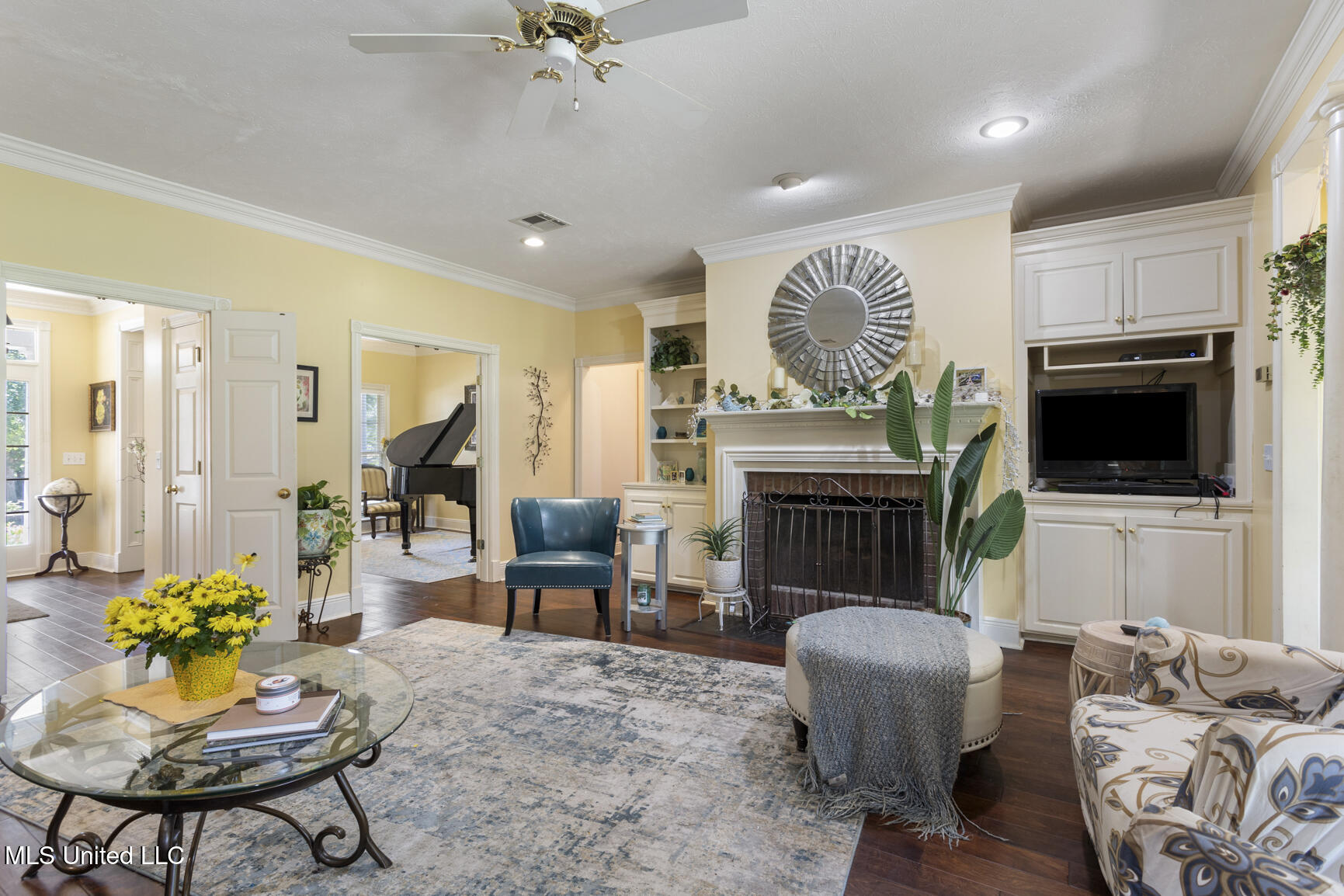 614 Kinsington Court