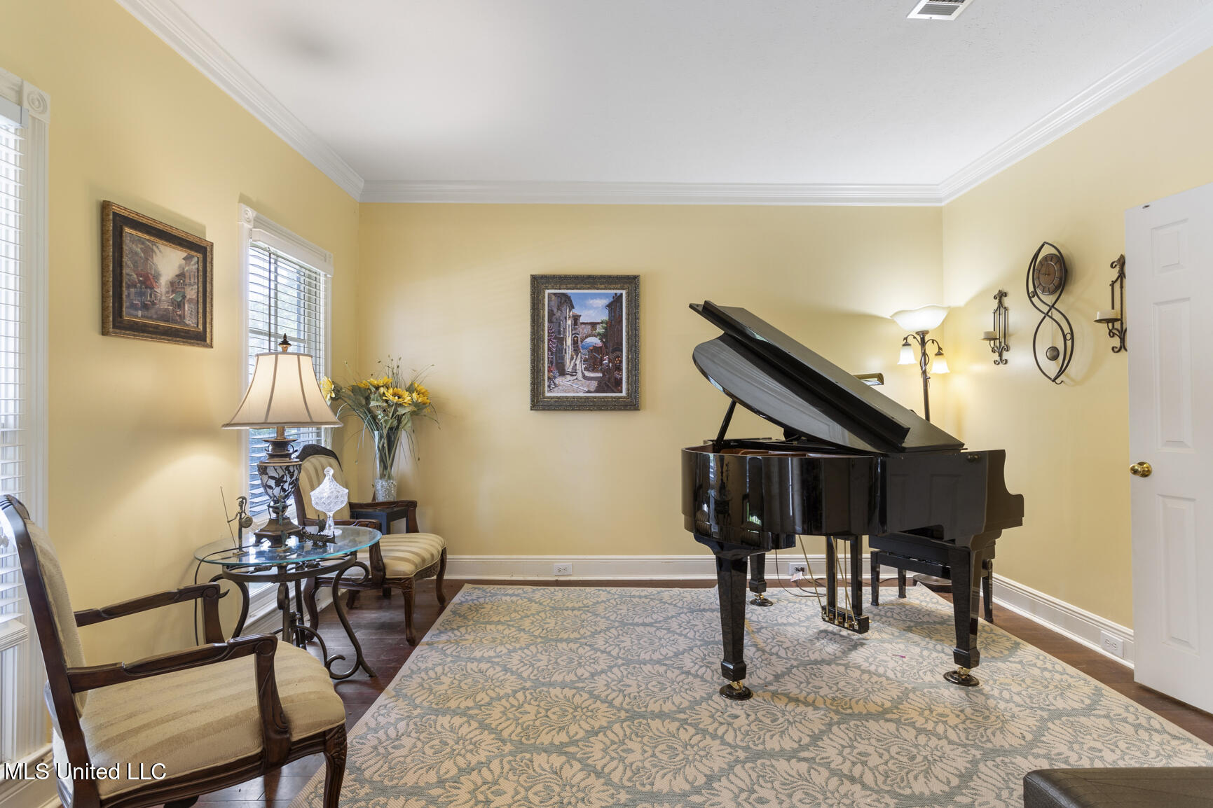 614 Kinsington Court
