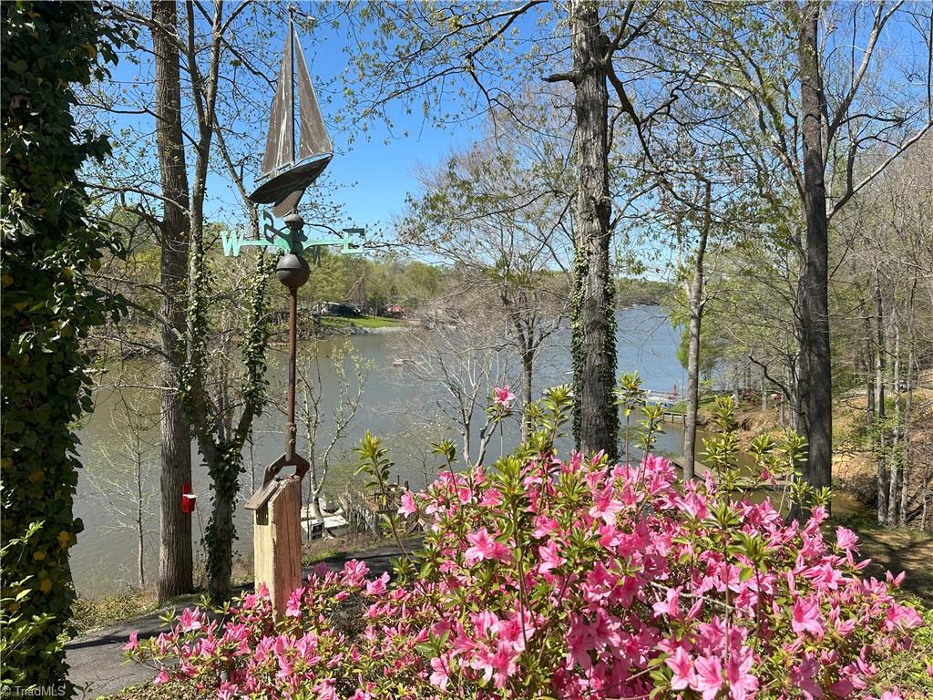 830 Lake Drive 9