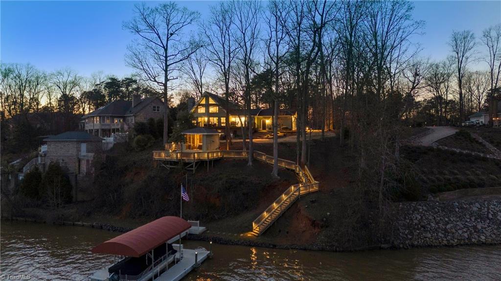 2291 Riverside Drive