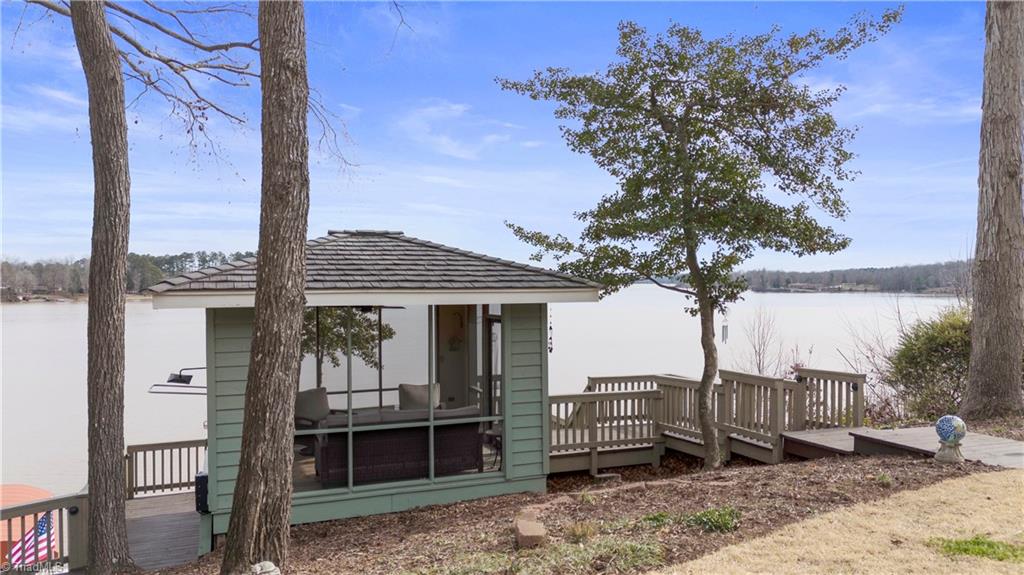 2291 Riverside Drive