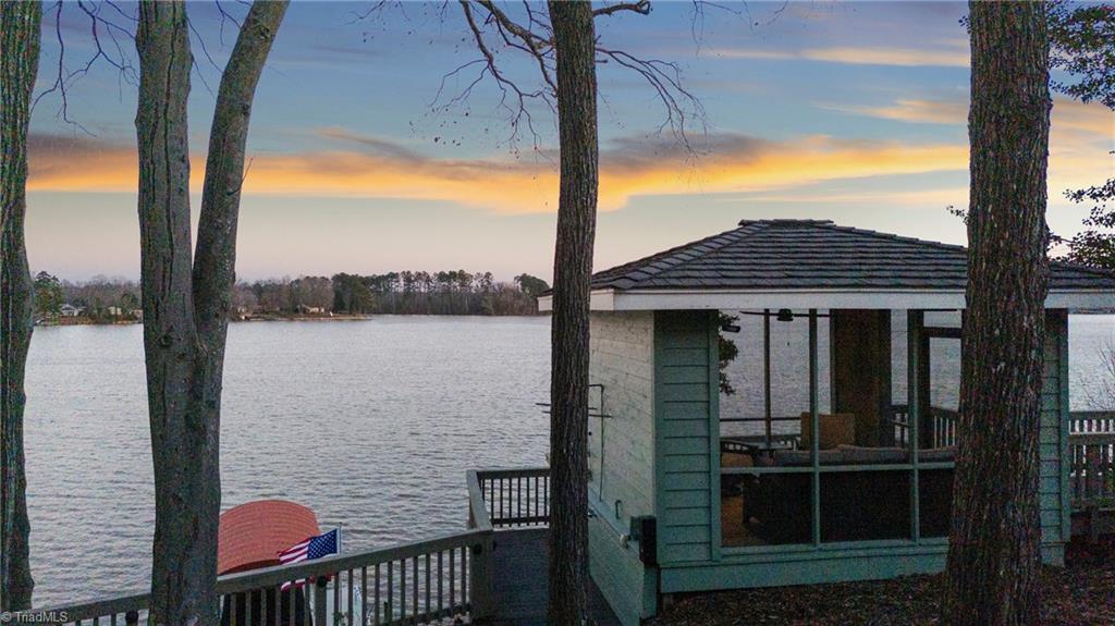 2291 Riverside Drive