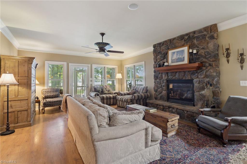 385 River Country Road