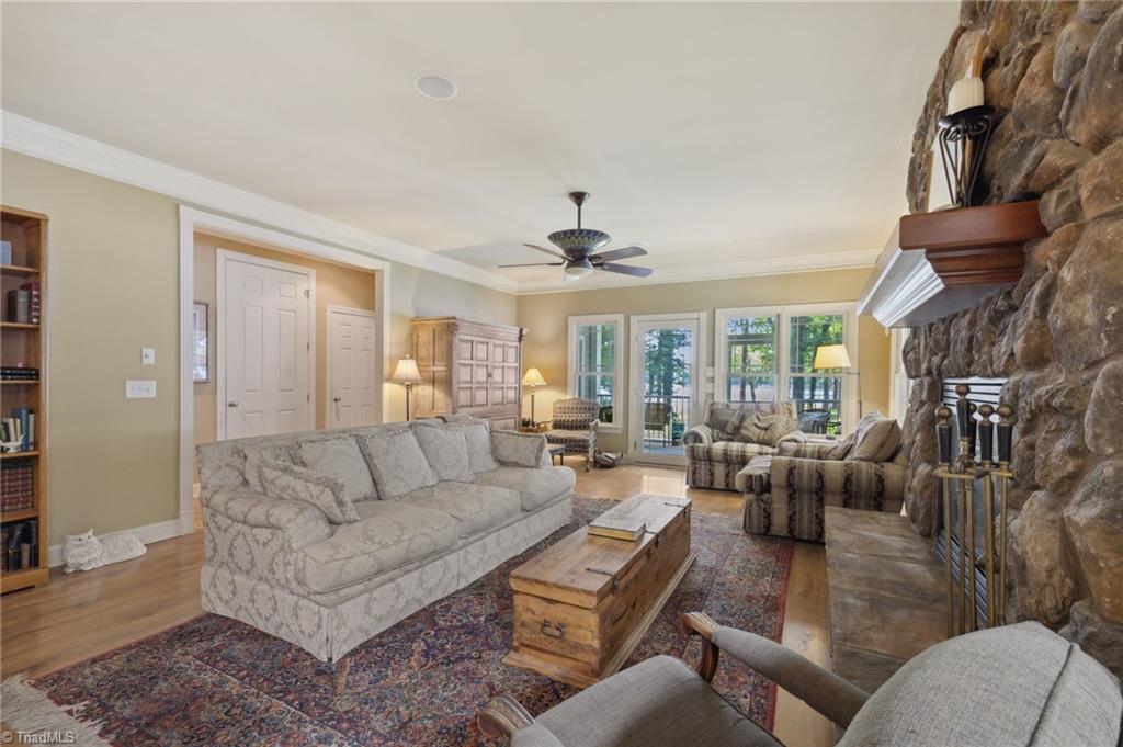 385 River Country Road