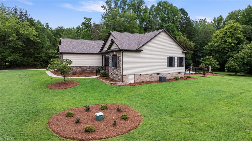 5891 Howard Circle