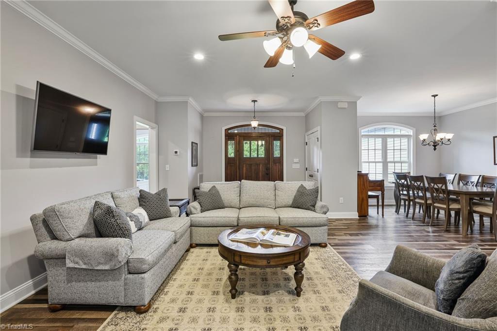 5891 Howard Circle