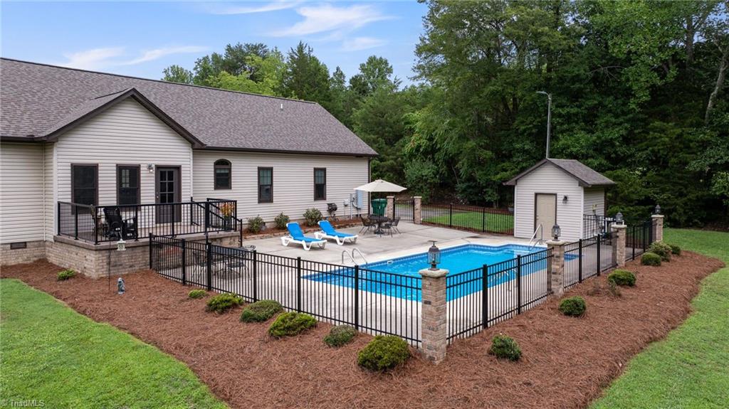5891 Howard Circle
