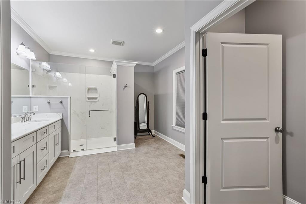 5891 Howard Circle