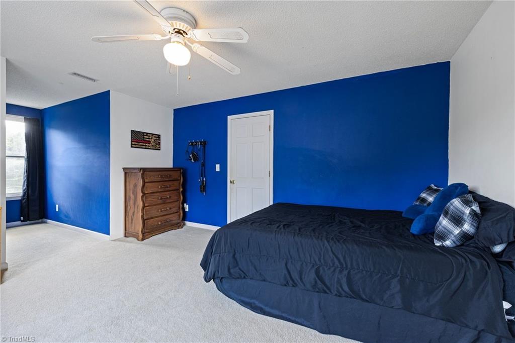 5934 Howard Circle