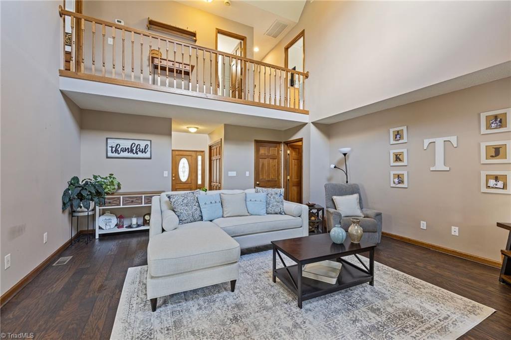5934 Howard Circle