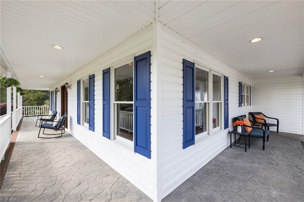 5934 Howard Circle