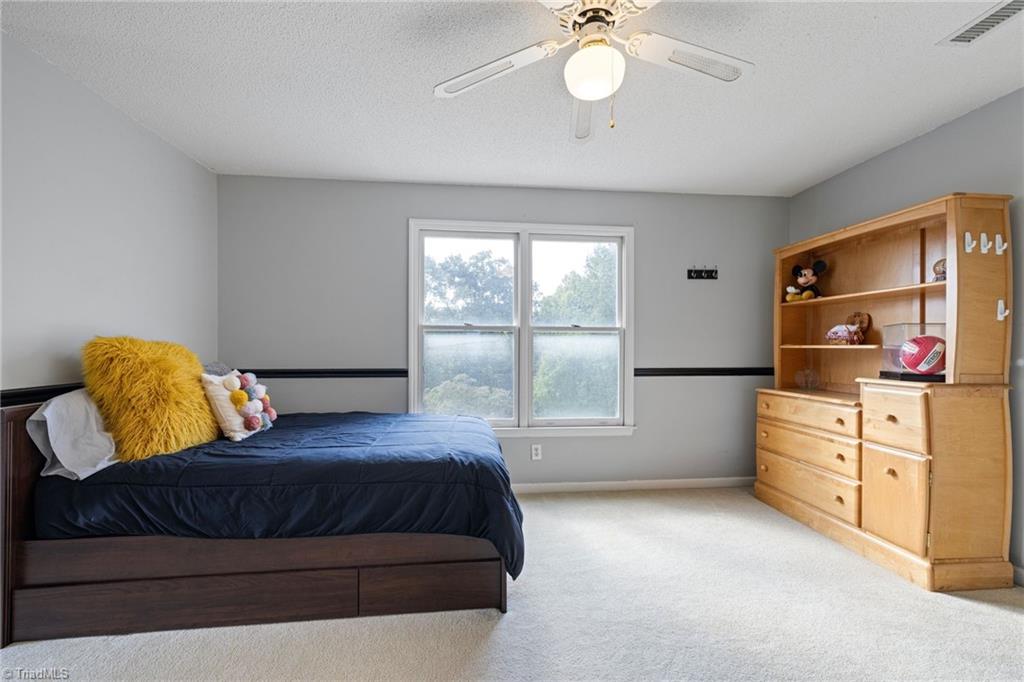 5934 Howard Circle